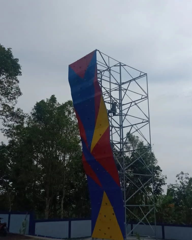 Pembangunan Wall Climbing Tipe Lead di FPTI Sukabumi Jawa Barat